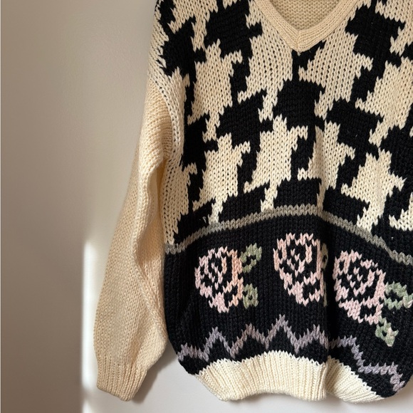 1980s A Little Extra Spice Rose V Neck Sweater - Picture 8 of 8